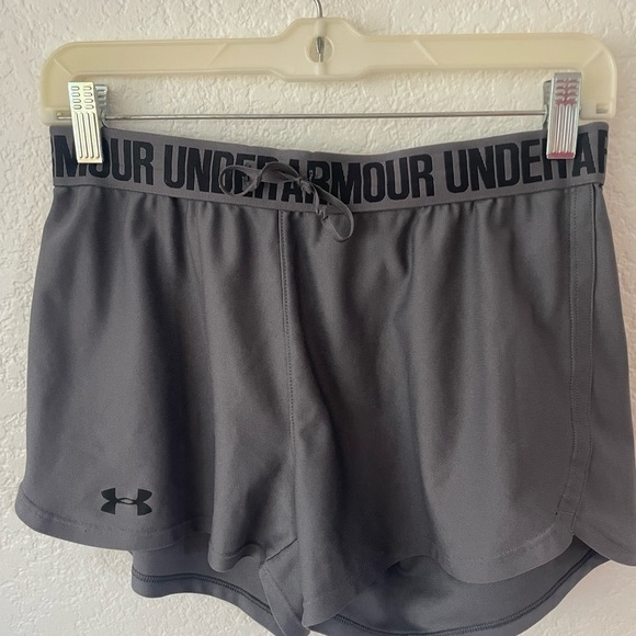 Under Armour Workout Shorts - Picture 3 of 6